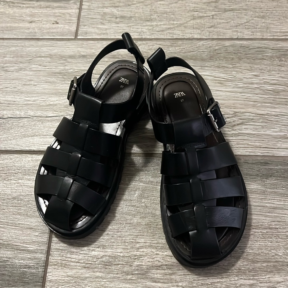 Cage sandals, black. Excellent condition